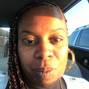 Meet your Posher, Latisha